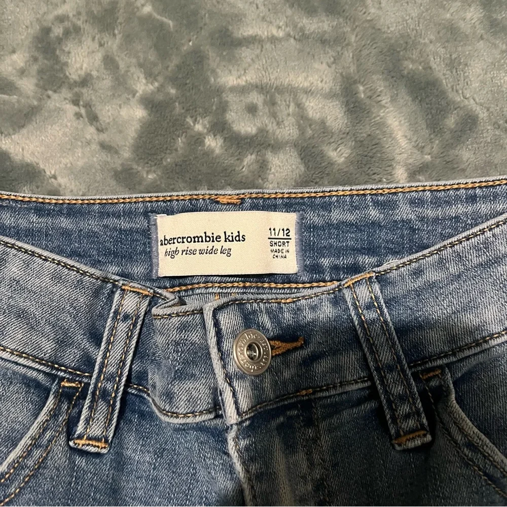 Abercrombie Kids Girls High Rise Wide Leg Rhinestone‎ Jeans Blue 11/12 Short